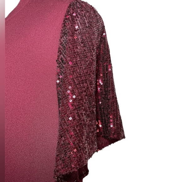 Michael by Michael Kors burgundy with sequin short sleeves top sz M - Picture 2 of 7